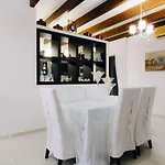 White Diamond With Private Pool For Group Up To 12