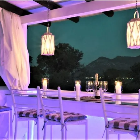 White Diamond With Private Pool For Group Up To 12 Kamena Vourla