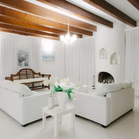 Villa White Diamond Kamena Vourla