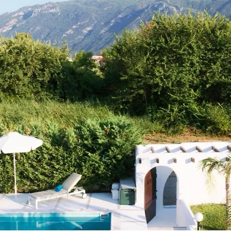 Villa White Diamond With Private Pool For Group Up To 12 Kamena Vourla