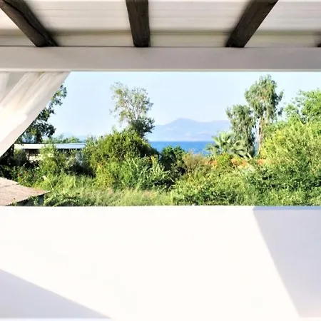 White Diamond With Private Pool For Group Up To 12 Kamena Vourla