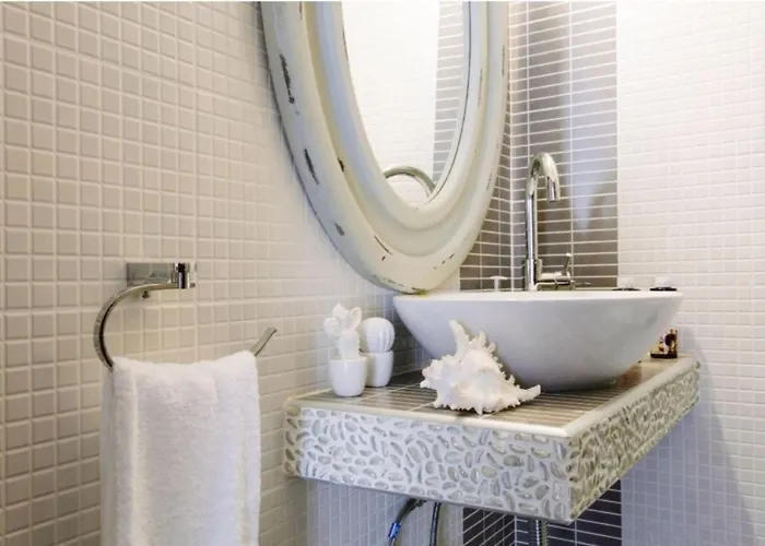 White Diamond Kamena Vourla